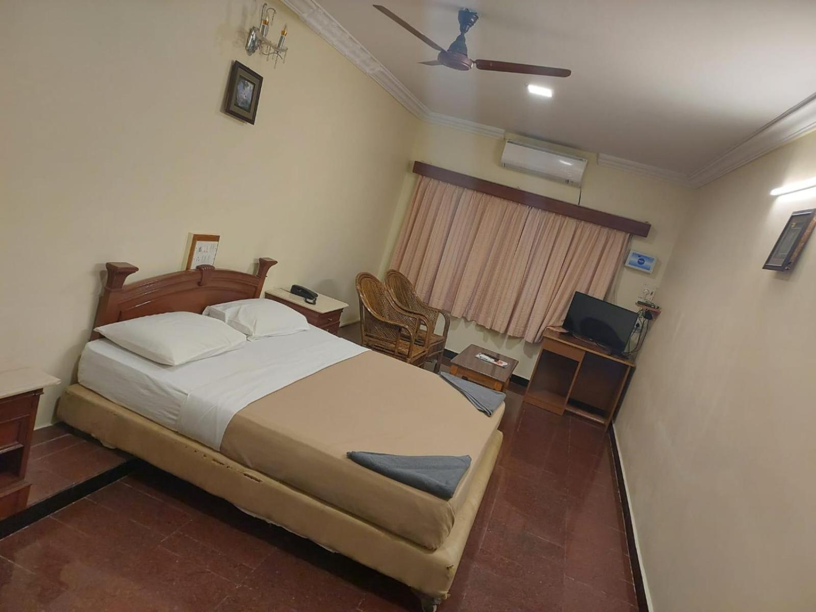 Sea Breeze Beach Resort Mahabalipuram Exterior foto