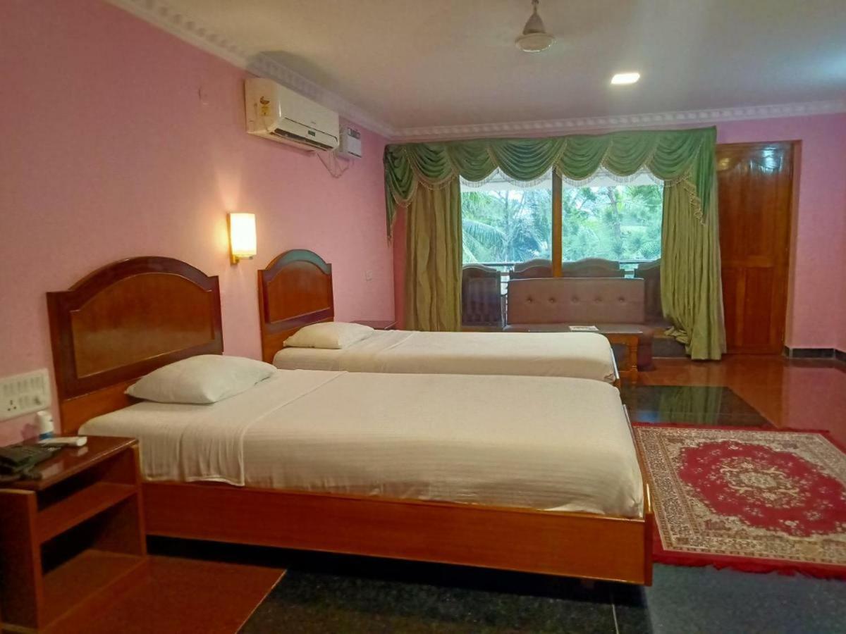 Sea Breeze Beach Resort Mahabalipuram Exterior foto